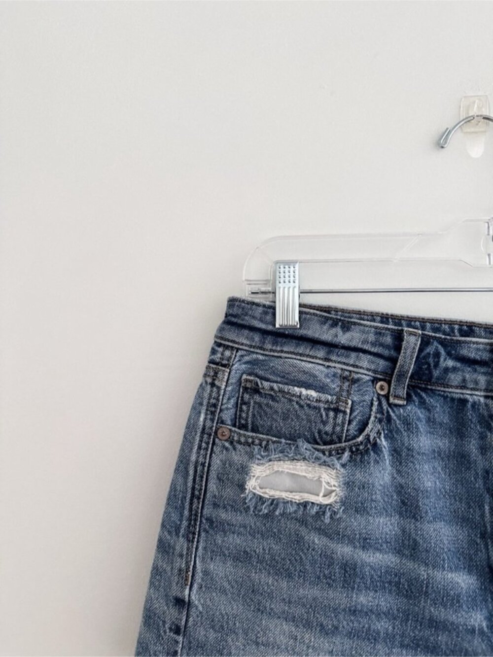 Shorts Distressed Medium - Picture 2 of 5